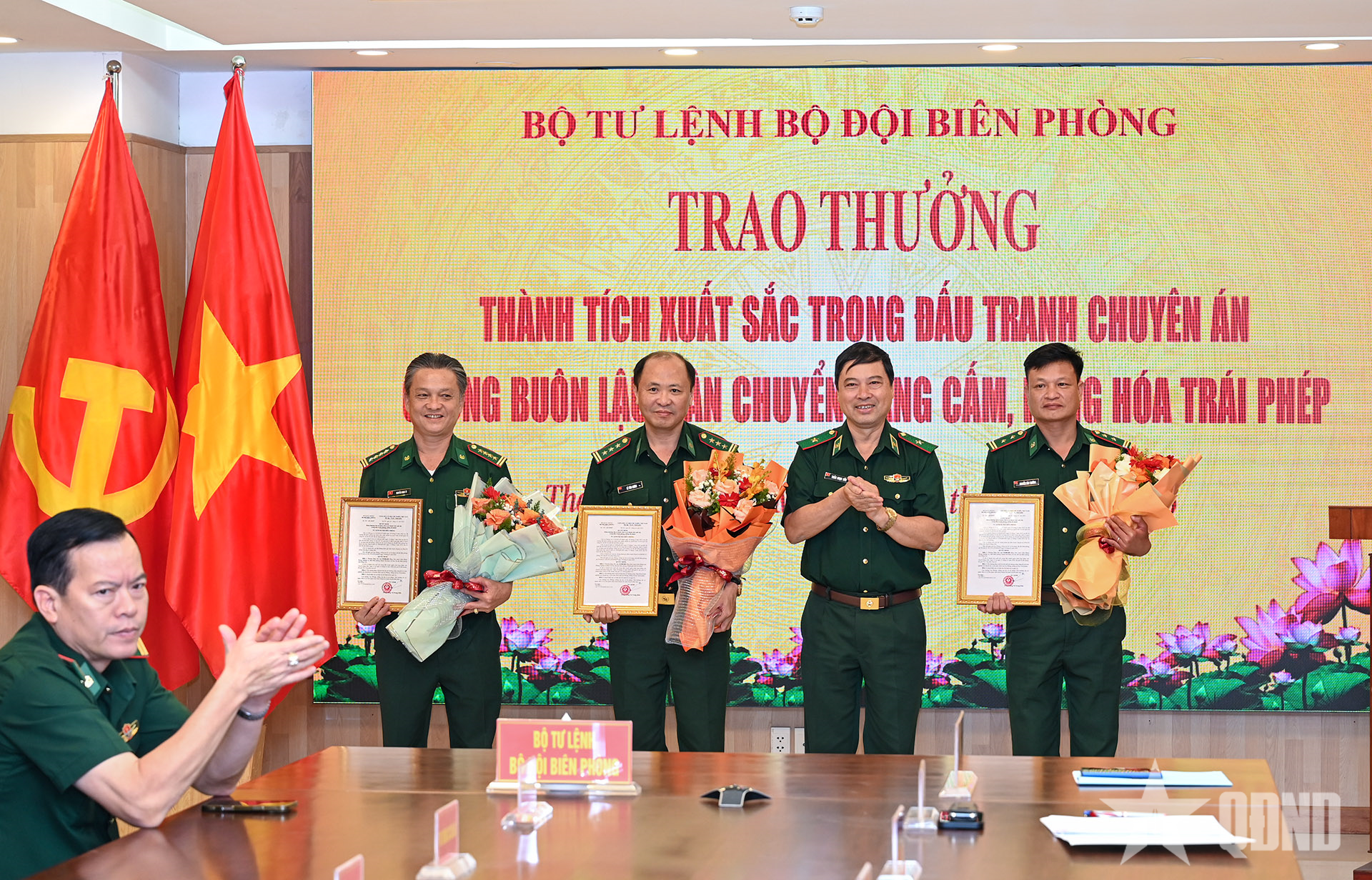Bộ tư lệnh Bộ đội Biên phòng trao thưởng thành tích xuất sắc trong đấu tranh phòng chống tội phạm